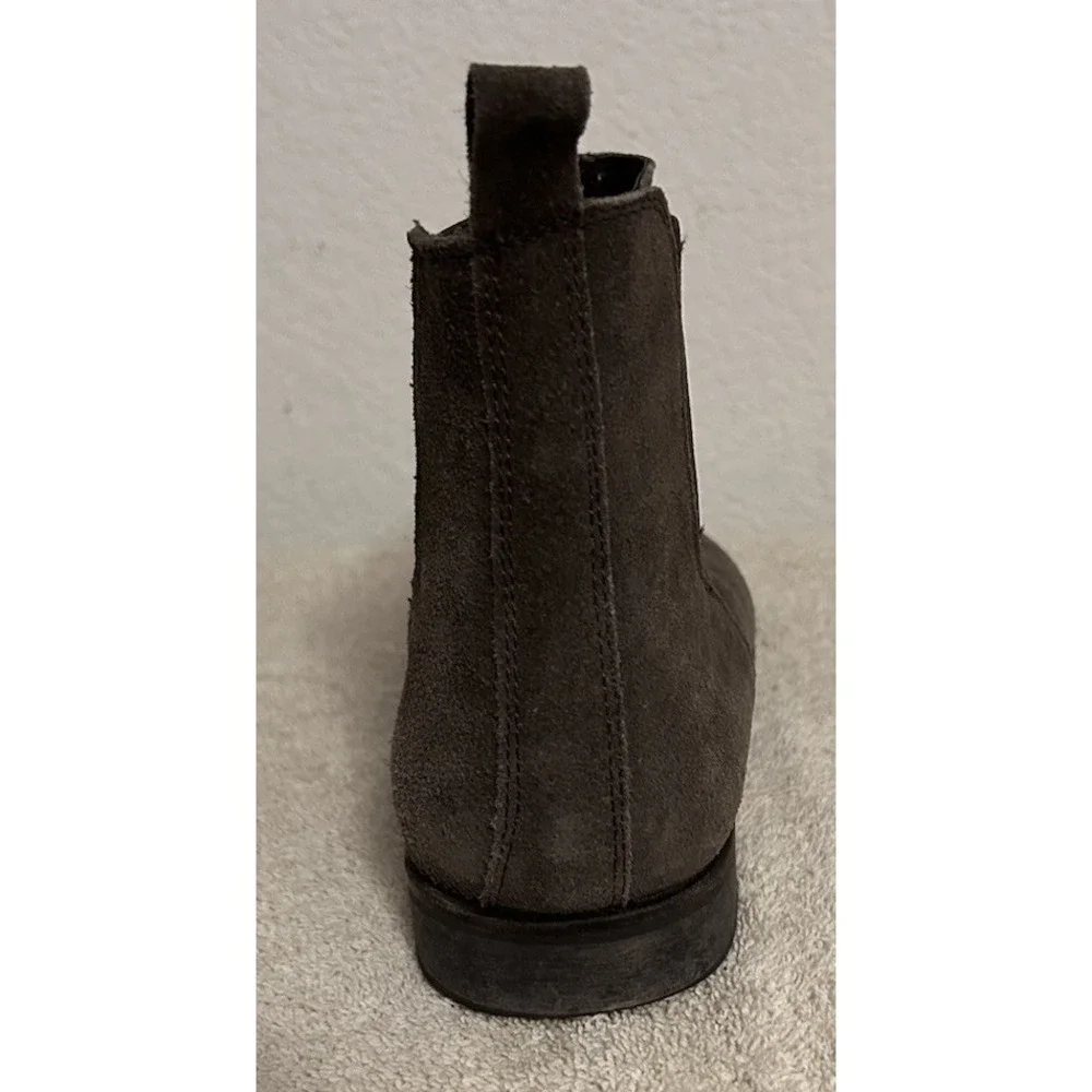 URBAN OUTFITTERS Men's Size 11 Faux Suede Chelsa Boots SB320